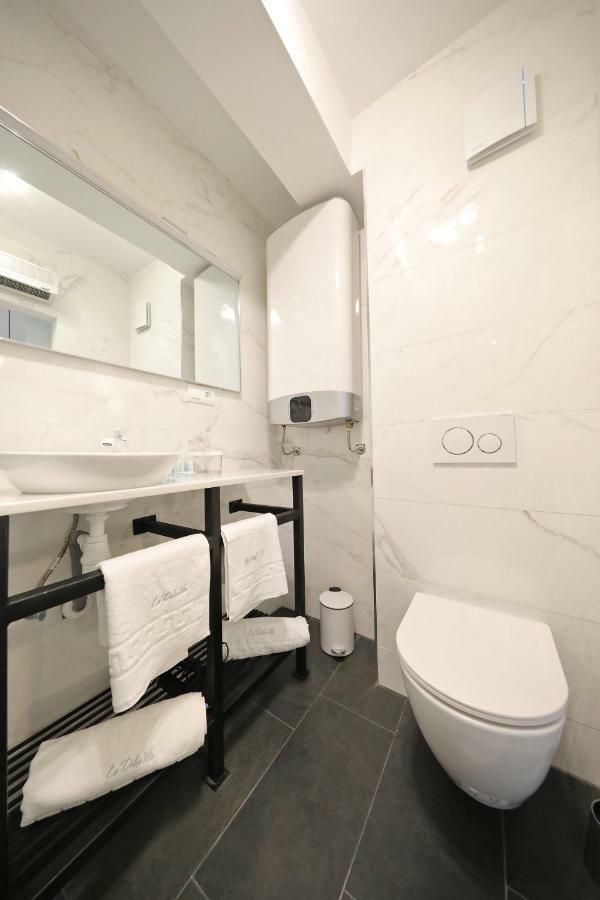 La Dolce Vita Da Zara - Luxury Rooms Bagian luar foto