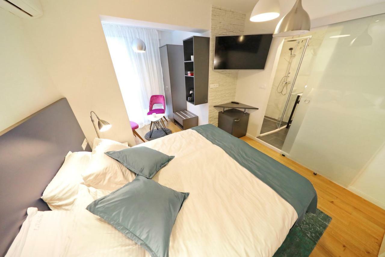 La Dolce Vita Da Zara - Luxury Rooms Bagian luar foto