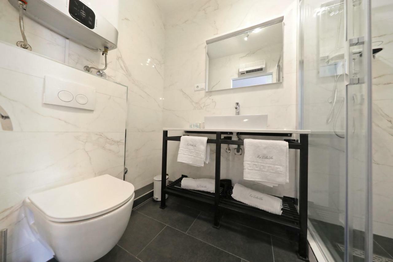 La Dolce Vita Da Zara - Luxury Rooms Bagian luar foto